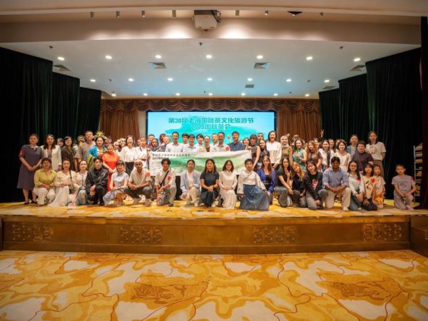 中承配资 融学科特色 展国际风采：上海政法学院举办留学生品牌国际茶会